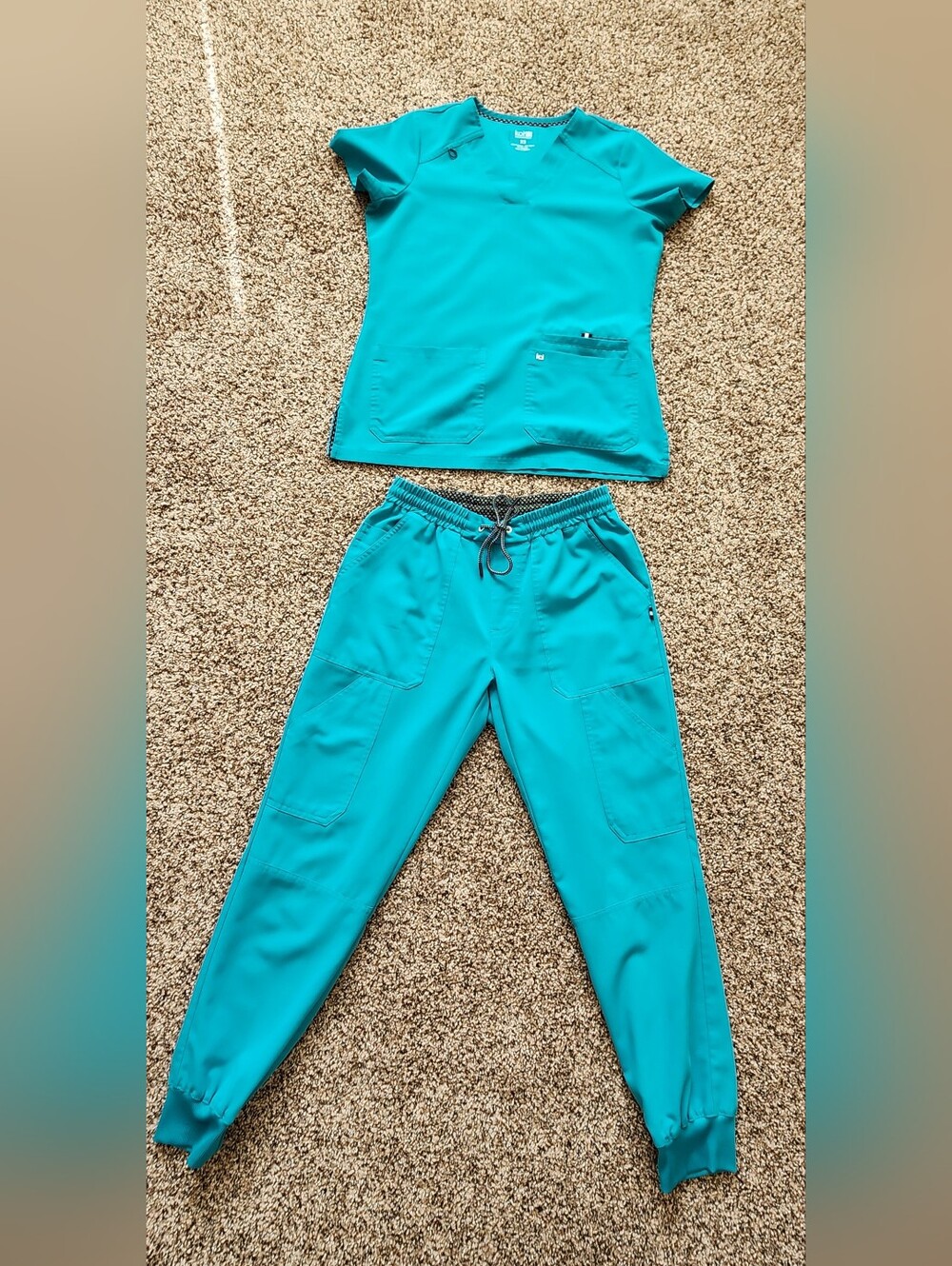 Scrub Set - Koi Teal Top & Jogger Pants